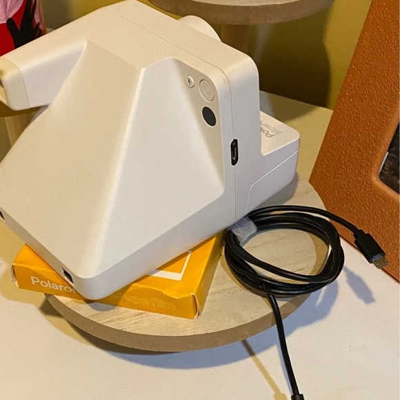 Polaroid Now+ Camera - Picture 5 of 5